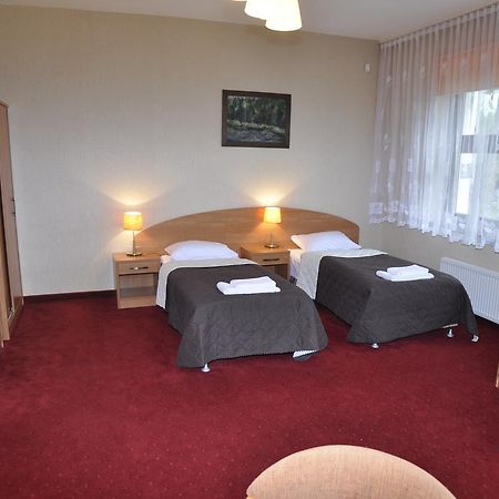 Osrodek Szkoleniowo - Wypoczynkowy Guzianka Hotel Ruciane-Nida Ngoại thất bức ảnh