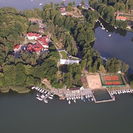 Osrodek Szkoleniowo - Wypoczynkowy Guzianka Hotel Ruciane-Nida Ngoại thất bức ảnh
