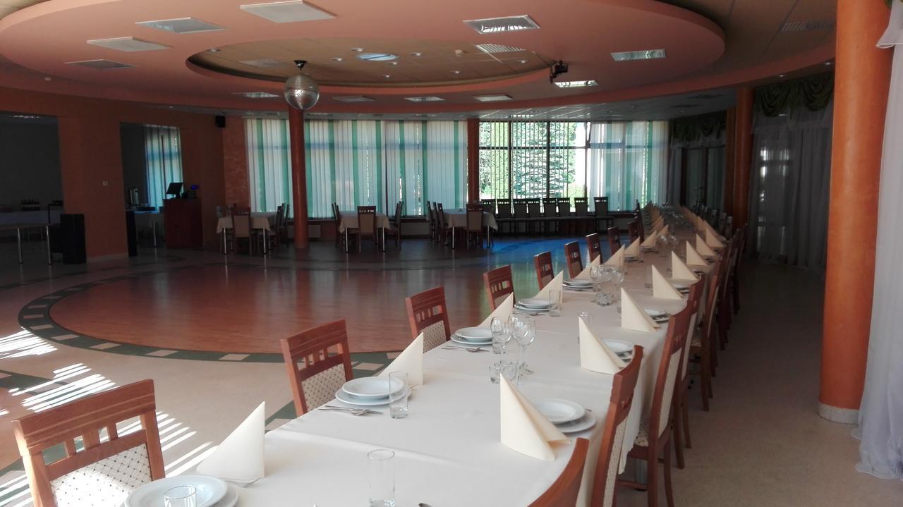 Osrodek Szkoleniowo - Wypoczynkowy Guzianka Hotel Ruciane-Nida Ngoại thất bức ảnh