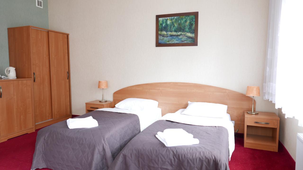 Osrodek Szkoleniowo - Wypoczynkowy Guzianka Hotel Ruciane-Nida Ngoại thất bức ảnh